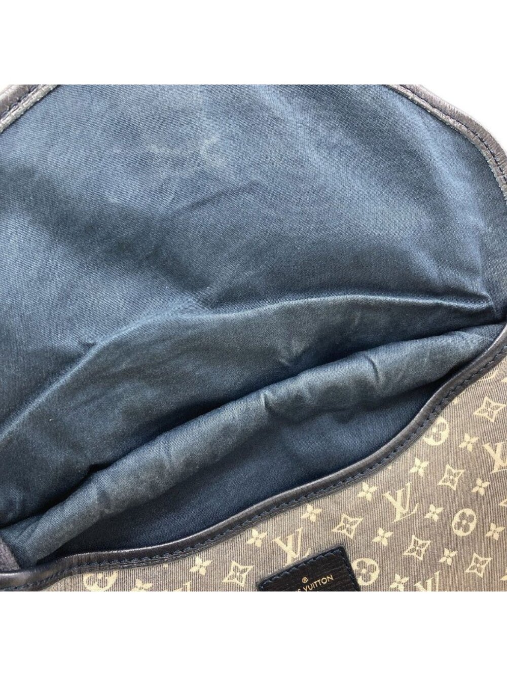 Louis Vuitton Saumur PM Shoulder Bag Canvas - Picture 10 of 15